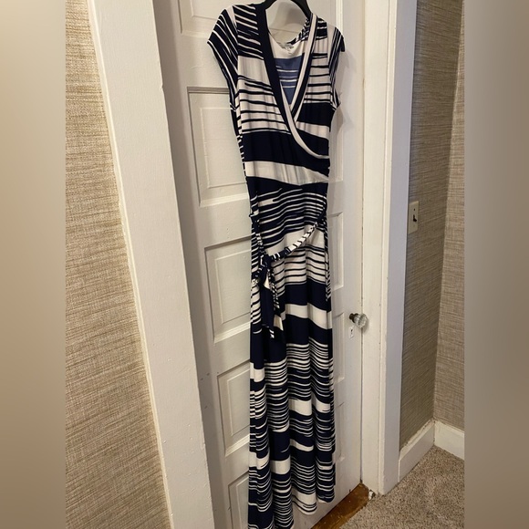 Olivia Matthews White/Navy Maxi Dress - Picture 2 of 7